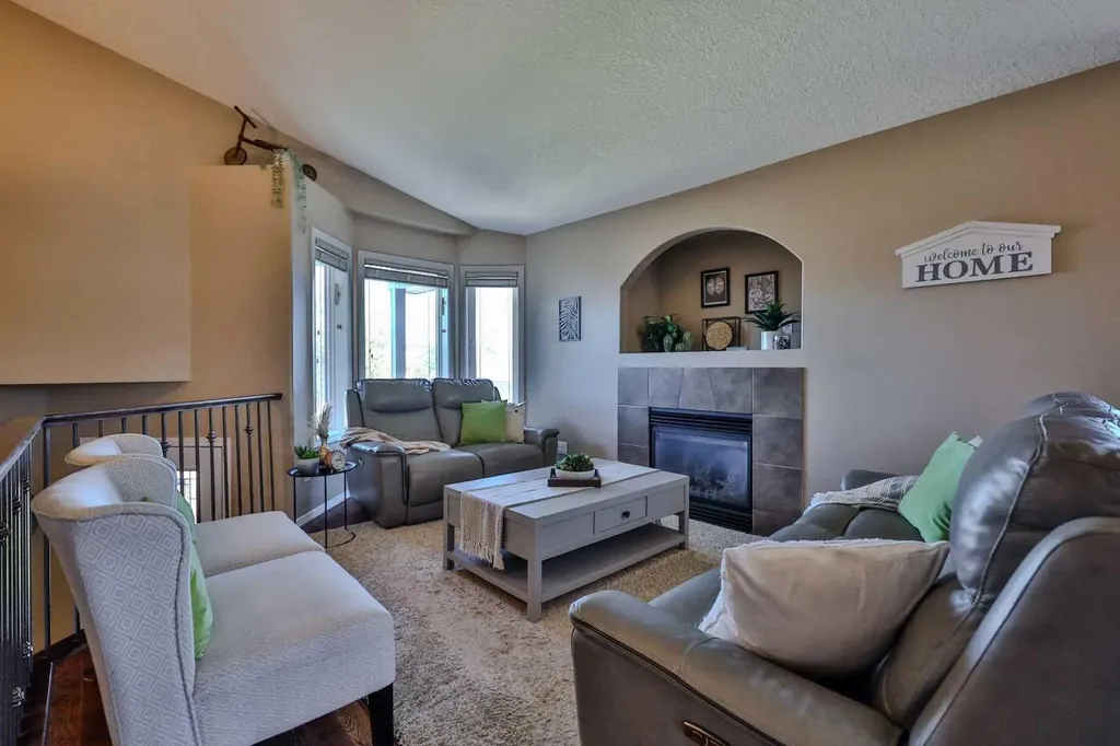 308 Tartan Circle W Lethbridge AB T1J 0Z1