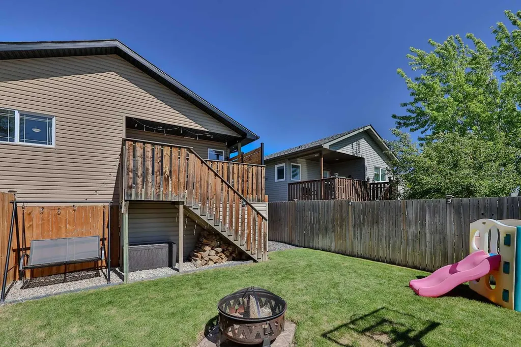 308 Tartan Circle W Lethbridge AB T1J 0Z1