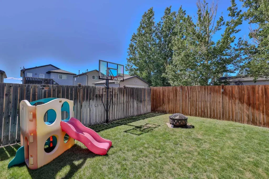 308 Tartan Circle W Lethbridge AB T1J 0Z1