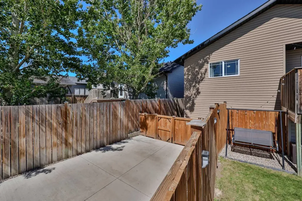 308 Tartan Circle W Lethbridge AB T1J 0Z1