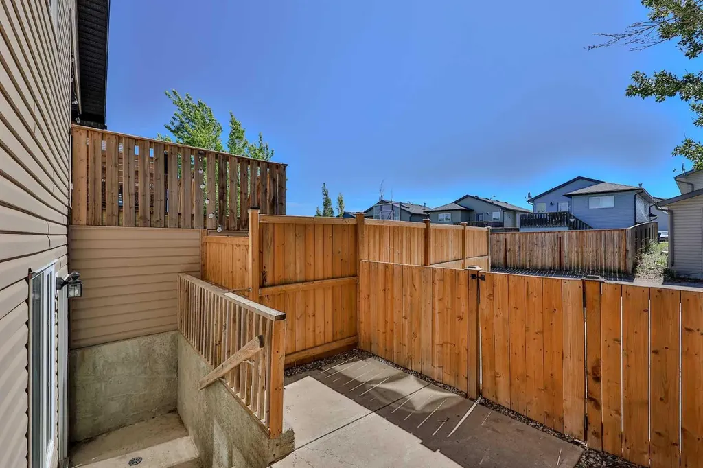 308 Tartan Circle W Lethbridge AB T1J 0Z1