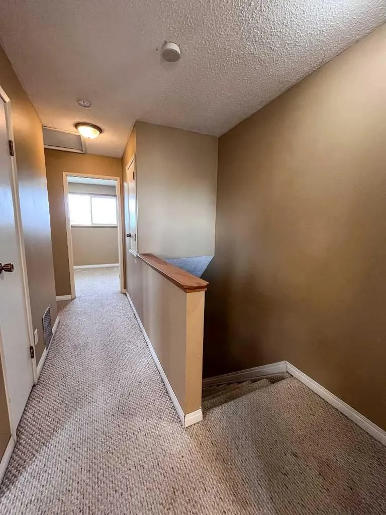 10012 79 Avenue Grande Prairie AB T8V4E8