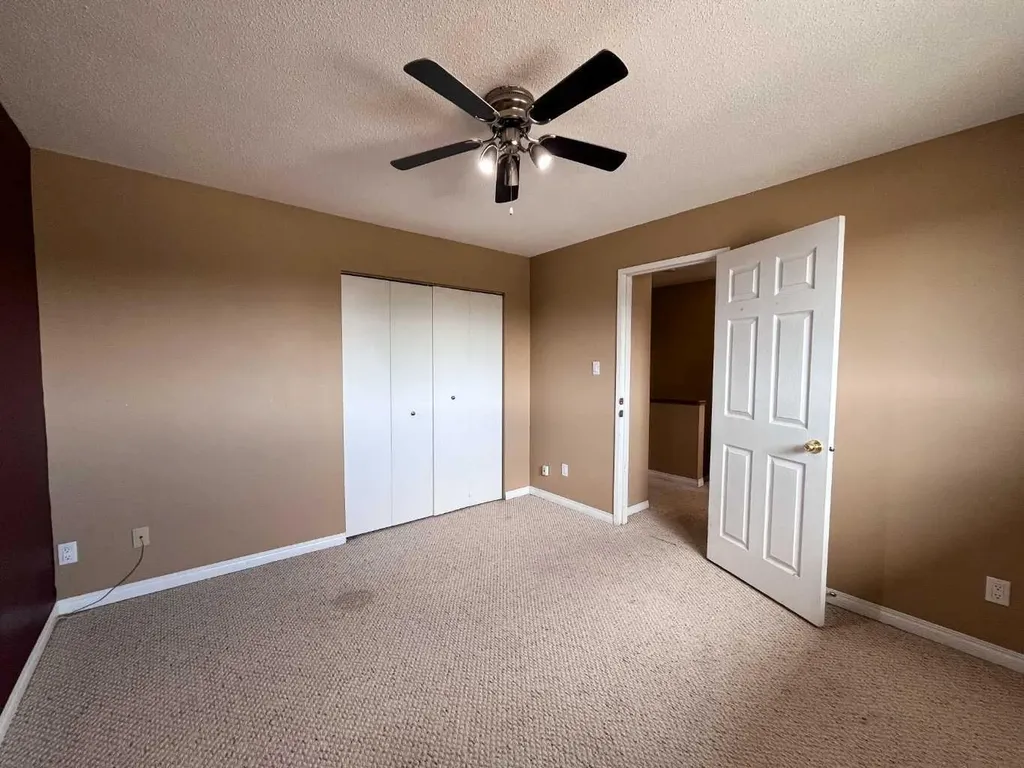 10012 79 Avenue Grande Prairie AB T8V4E8