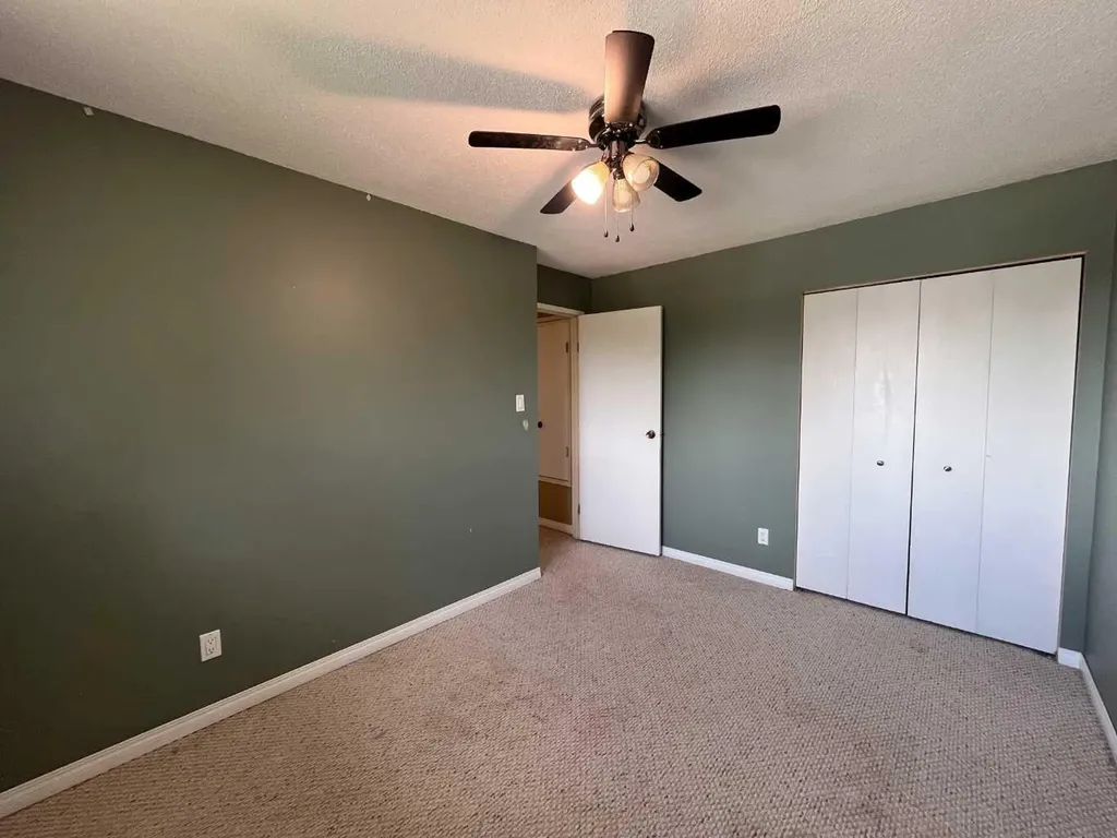 10012 79 Avenue Grande Prairie AB T8V4E8