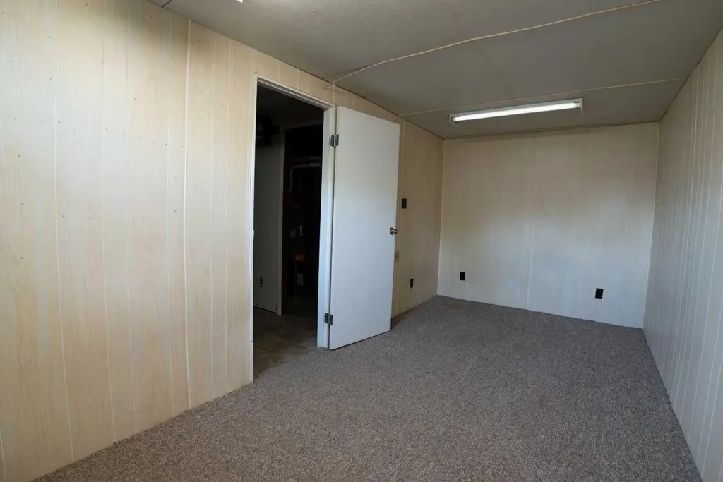 10012 79 Avenue Grande Prairie AB T8V4E8