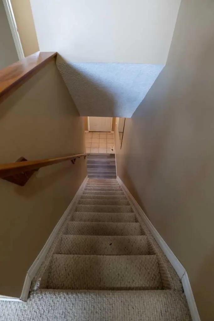 10012 79 Avenue Grande Prairie AB T8V4E8