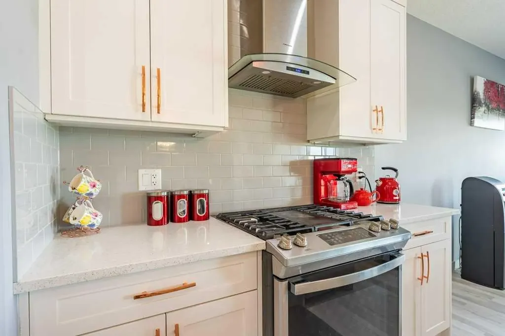 178 Muirfield Boulevard Lyalta AB T0J 1Y1