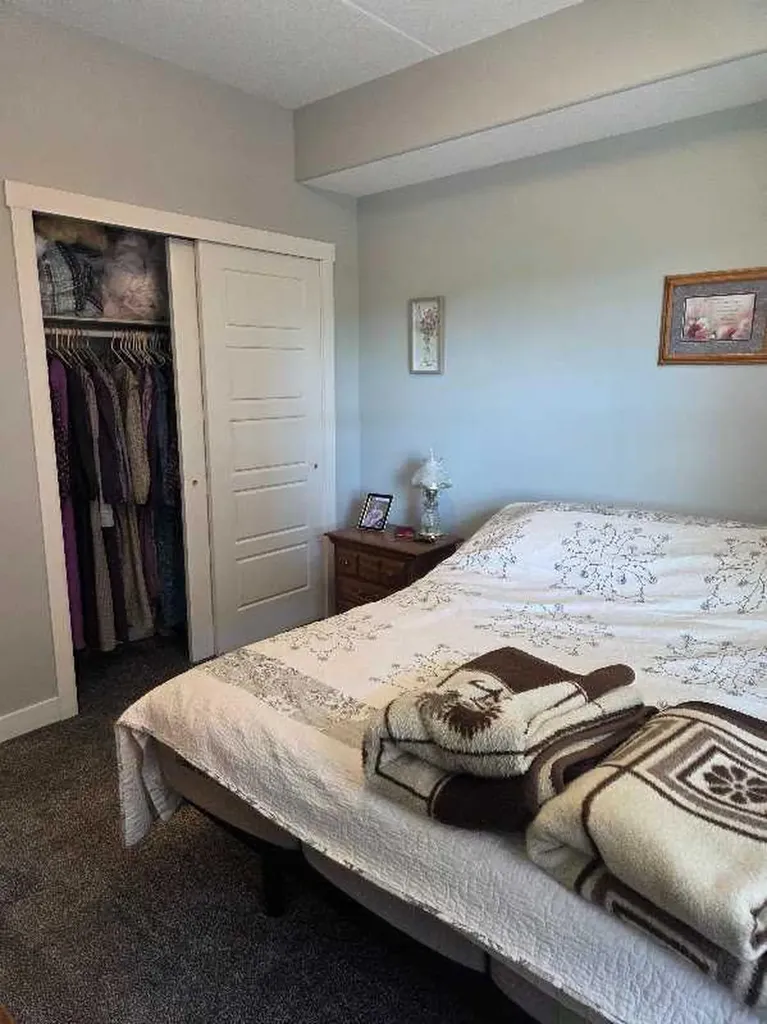 499 Meadow Lake Court E Brooks AB T1R 0Y7