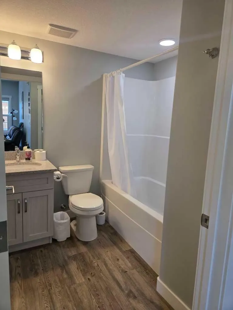499 Meadow Lake Court E Brooks AB T1R 0Y7
