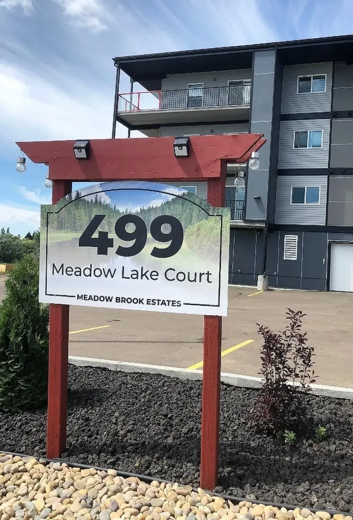 499 Meadow Lake Court E Brooks AB T1R 0Y7