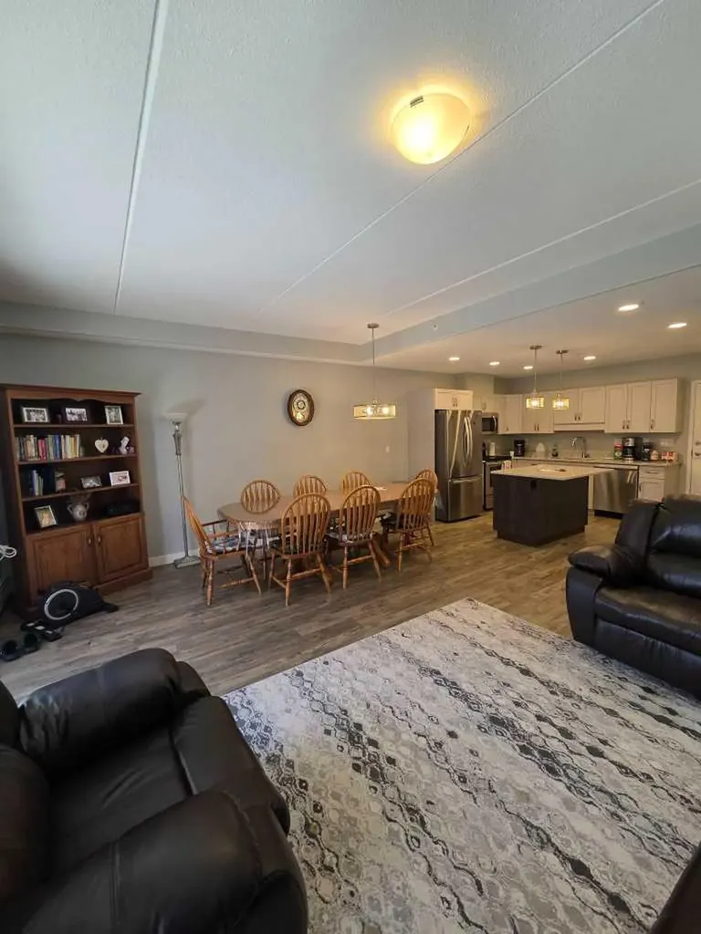 499 Meadow Lake Court E Brooks AB T1R 0Y7