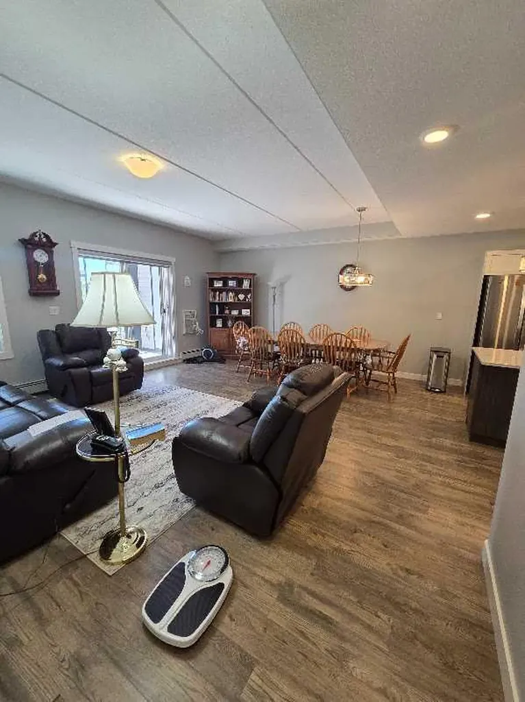 499 Meadow Lake Court E Brooks AB T1R 0Y7