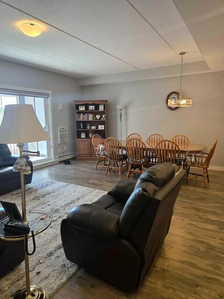 499 Meadow Lake Court E Brooks AB T1R 0Y7