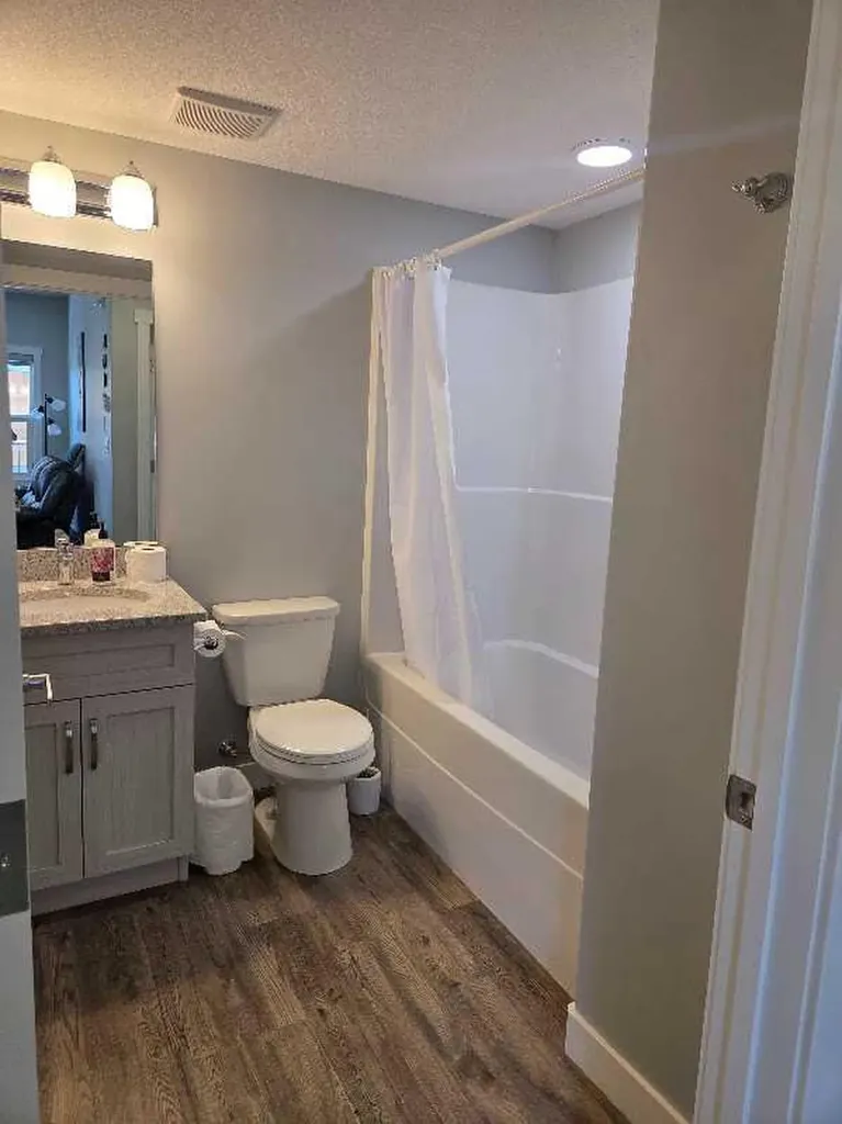 499 Meadow Lake Court E Brooks AB T1R 0Y7
