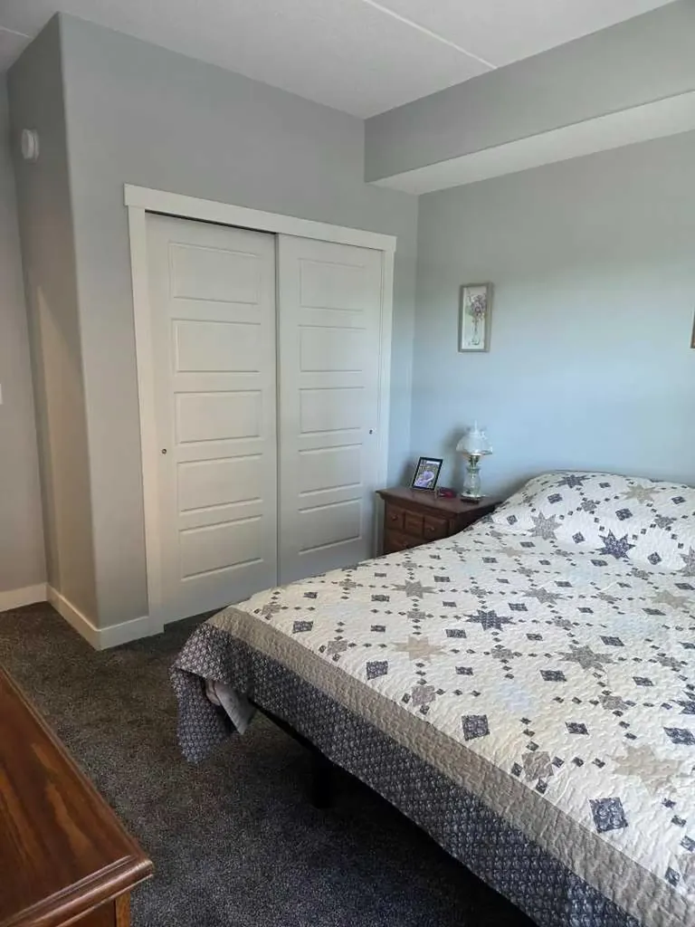 499 Meadow Lake Court E Brooks AB T1R 0Y7