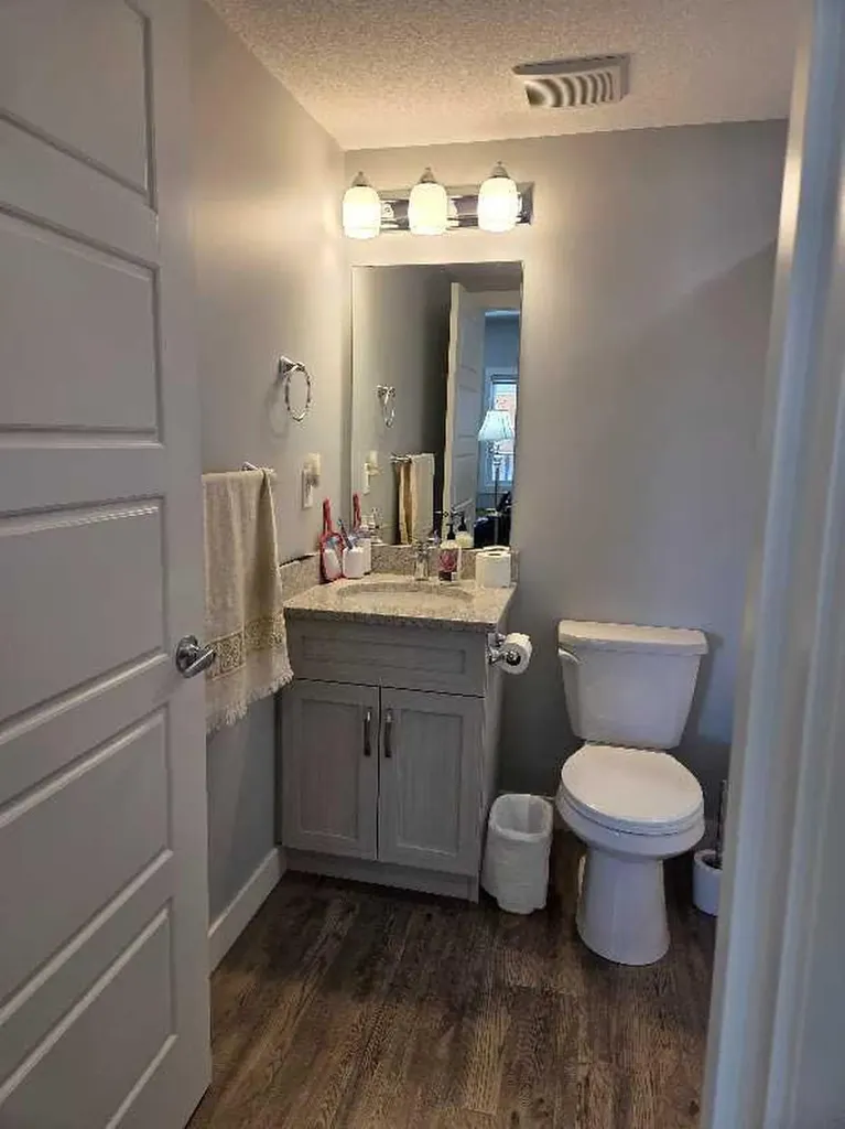 499 Meadow Lake Court E Brooks AB T1R 0Y7