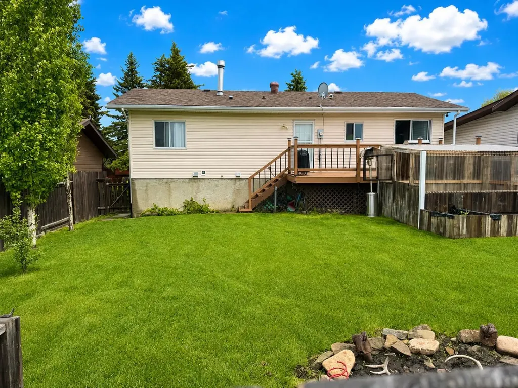 5712 55 Street Rocky Mountain House AB T4T 1J7
