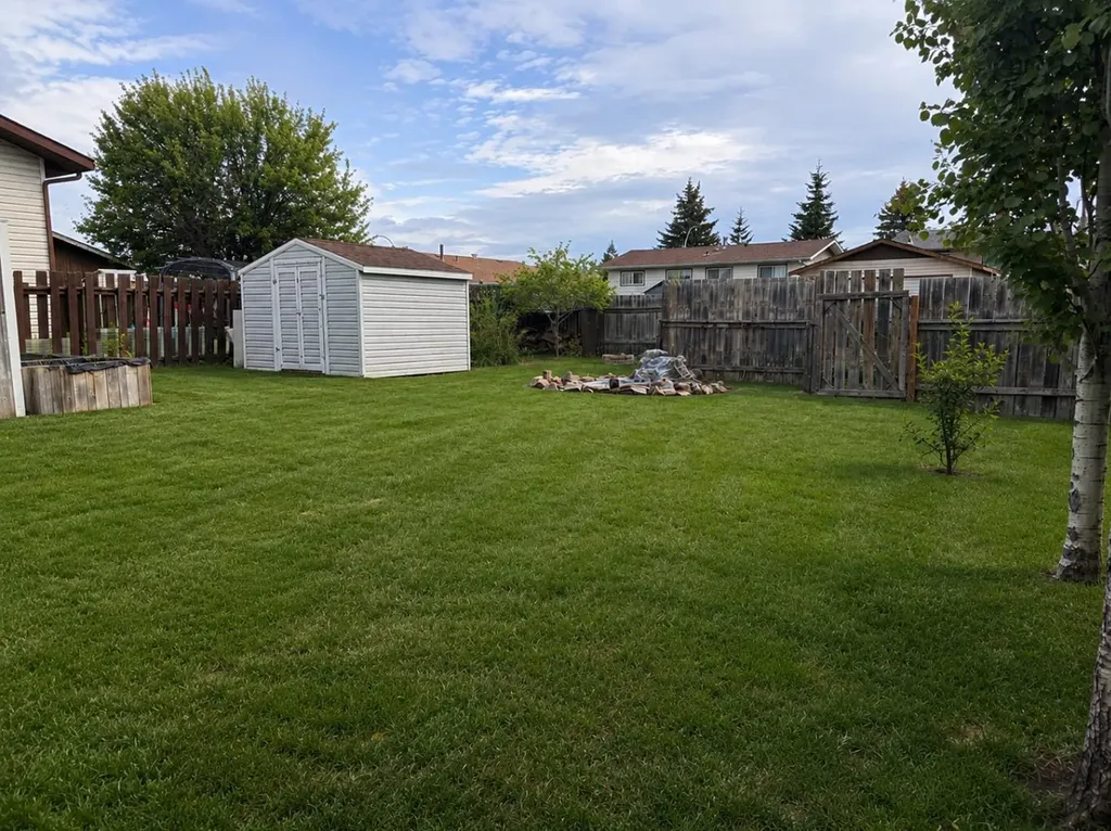 5712 55 Street Rocky Mountain House AB T4T 1J7