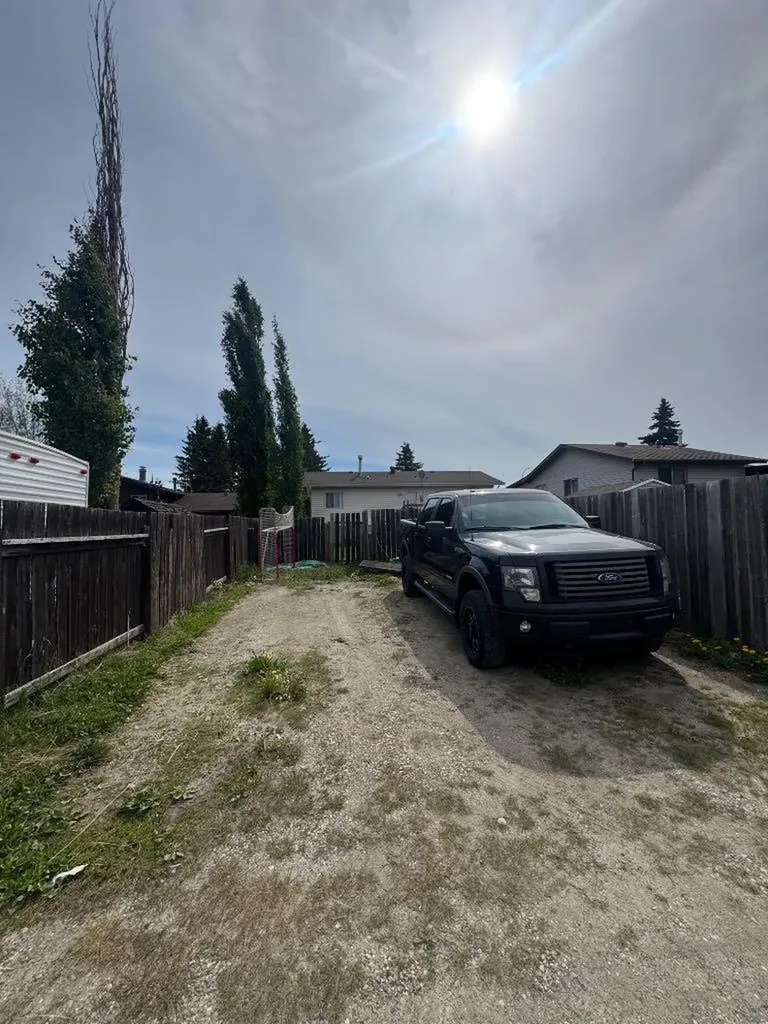 5712 55 Street Rocky Mountain House AB T4T 1J7