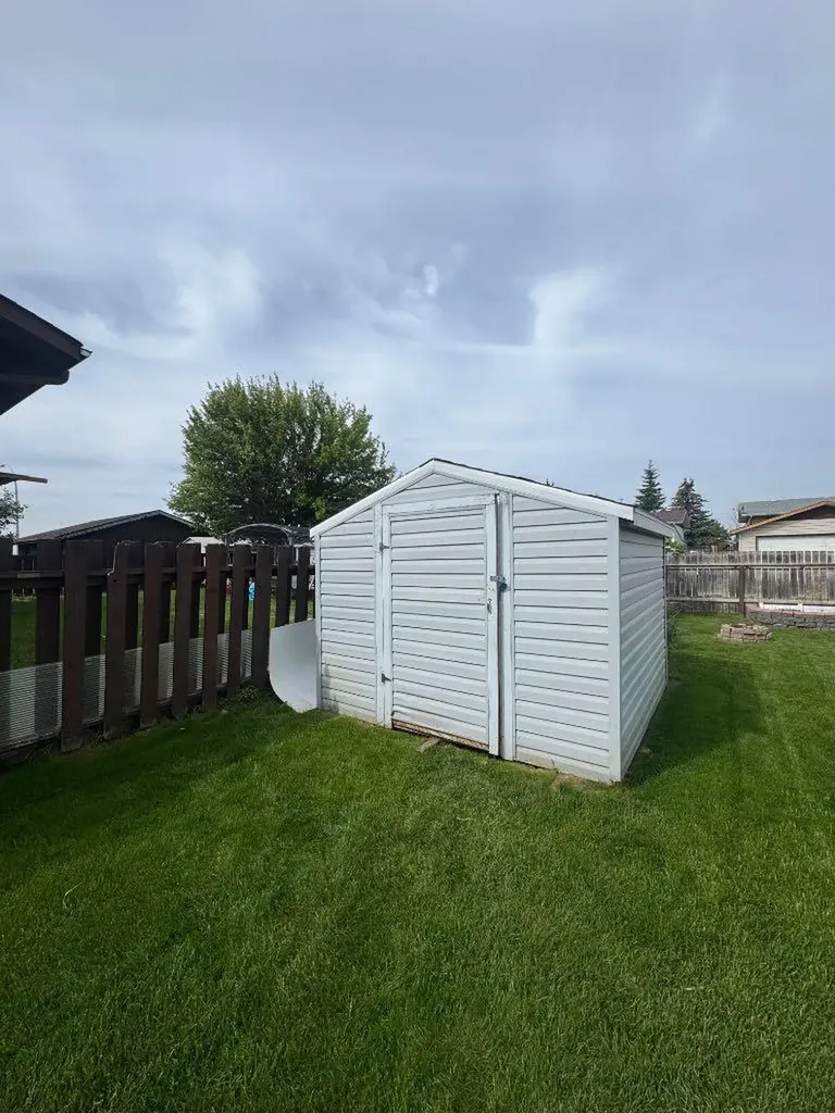 5712 55 Street Rocky Mountain House AB T4T 1J7
