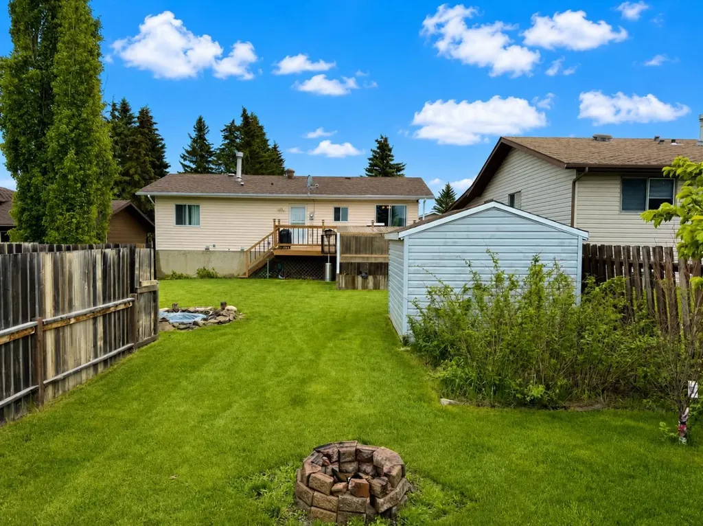 5712 55 Street Rocky Mountain House AB T4T 1J7