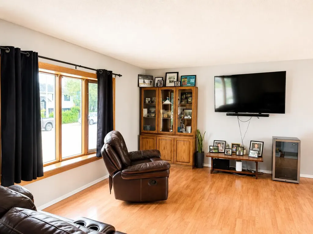 5712 55 Street Rocky Mountain House AB T4T 1J7