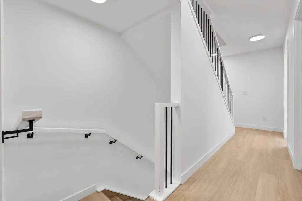 3432 Richmond Road SW Calgary AB T3E 4N6