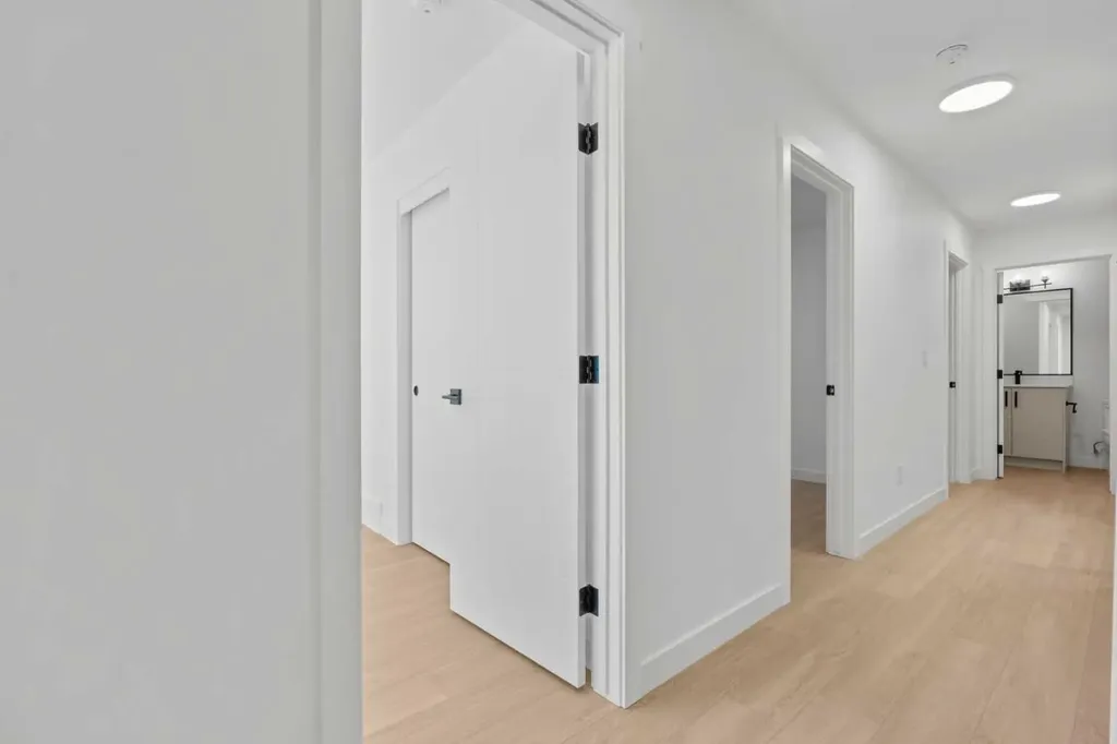 3432 Richmond Road SW Calgary AB T3E 4N6