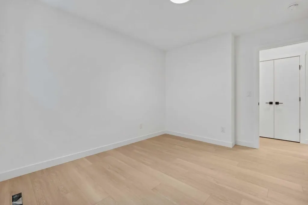 3432 Richmond Road SW Calgary AB T3E 4N6