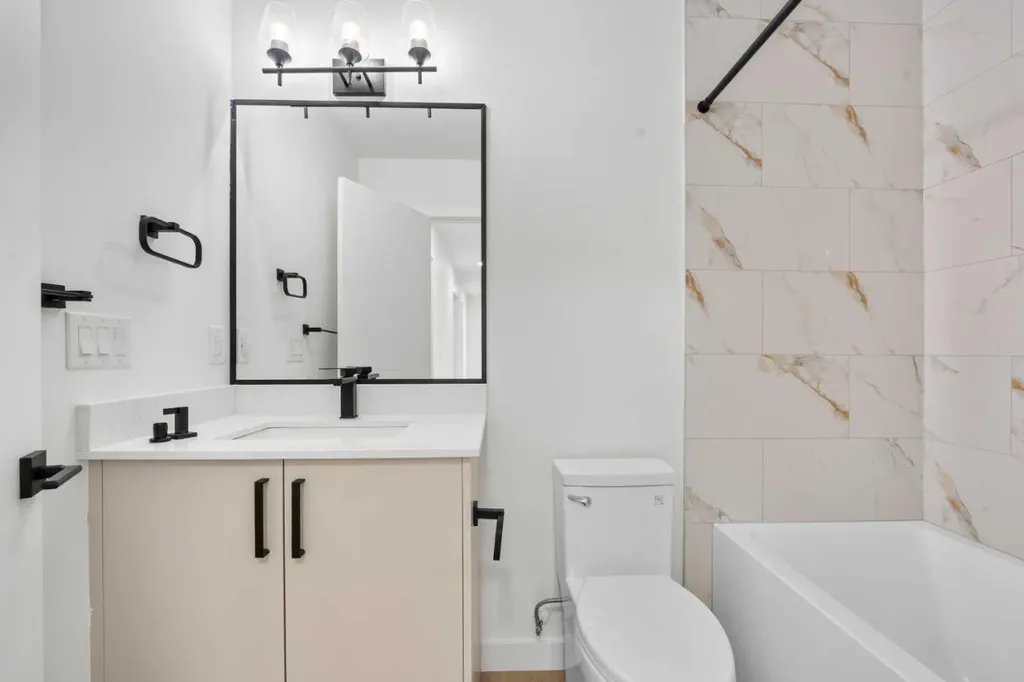 3432 Richmond Road SW Calgary AB T3E 4N6