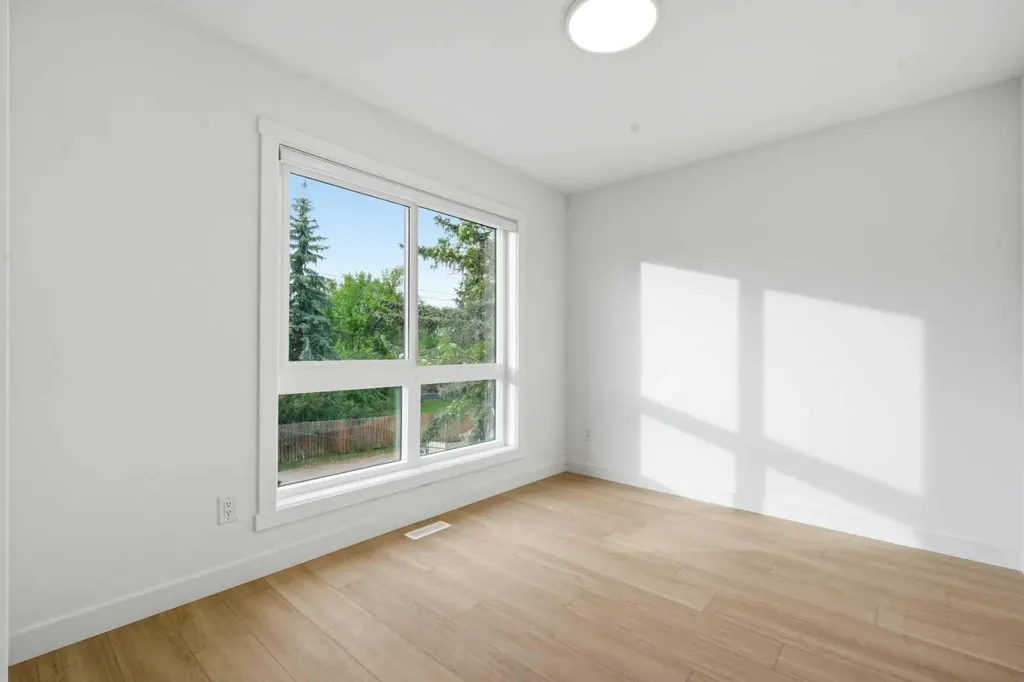 3432 Richmond Road SW Calgary AB T3E 4N6