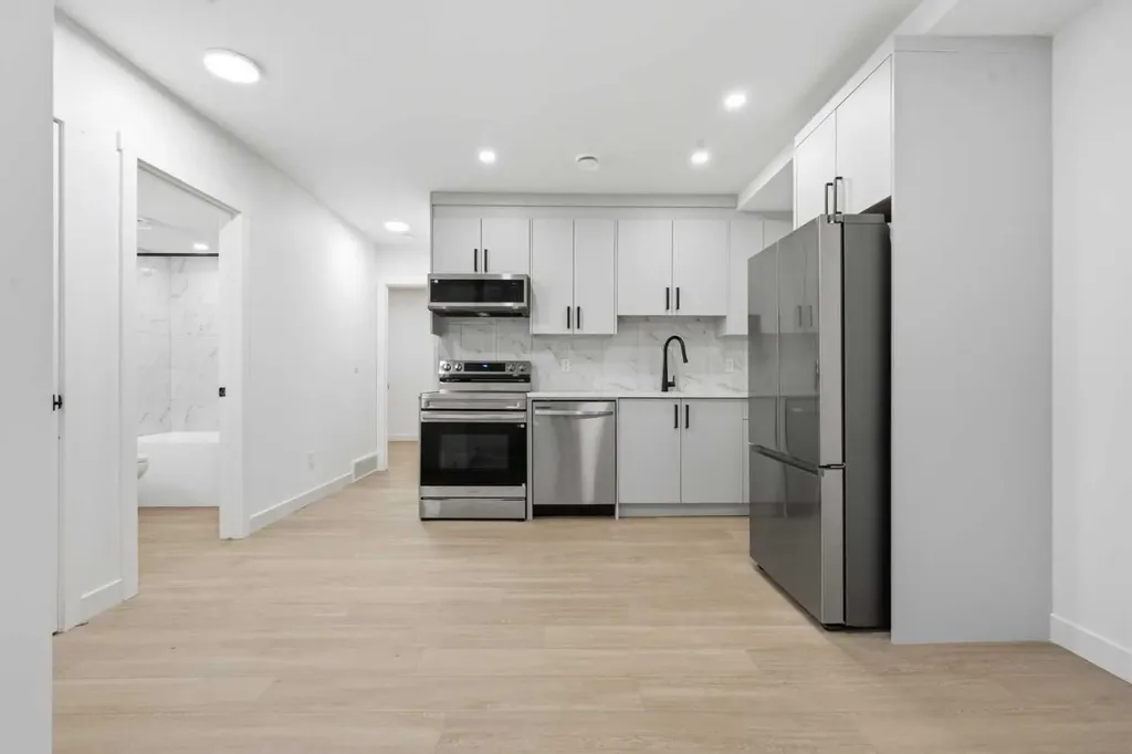 3432 Richmond Road SW Calgary AB T3E 4N6
