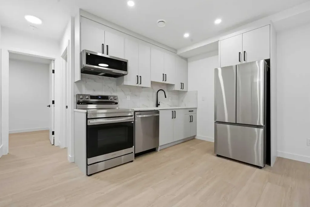 3432 Richmond Road SW Calgary AB T3E 4N6
