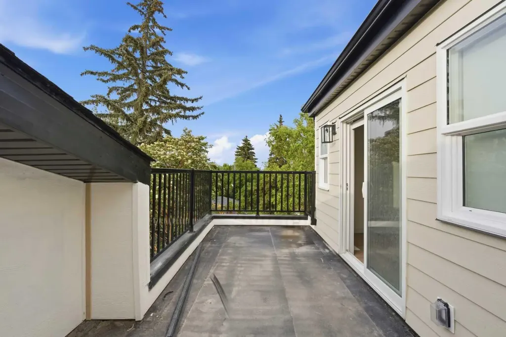 3432 Richmond Road SW Calgary AB T3E 4N6