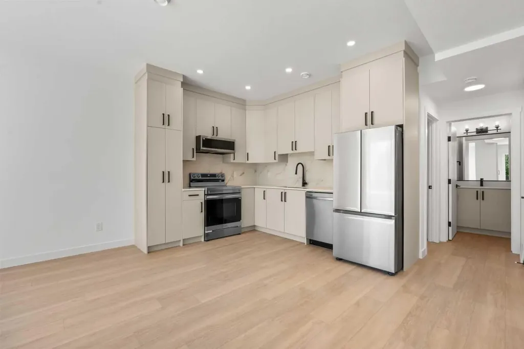 3432 Richmond Road SW Calgary AB T3E 4N6