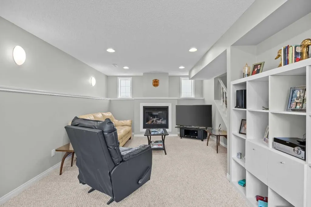 50 Tuscany Hills Terrace NW Calgary AB T3L 2G7
