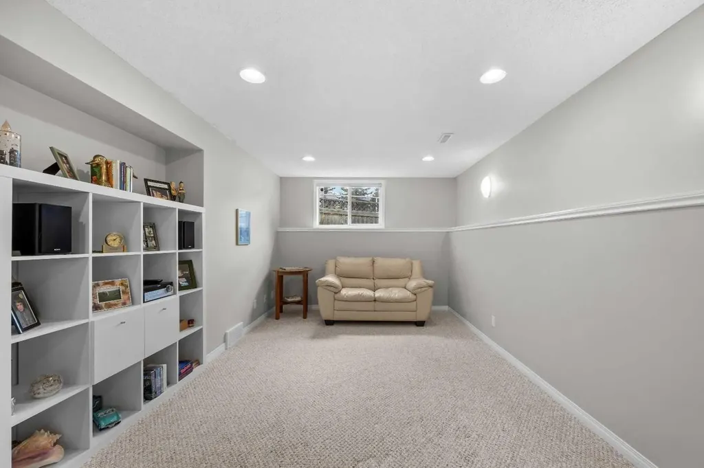 50 Tuscany Hills Terrace NW Calgary AB T3L 2G7