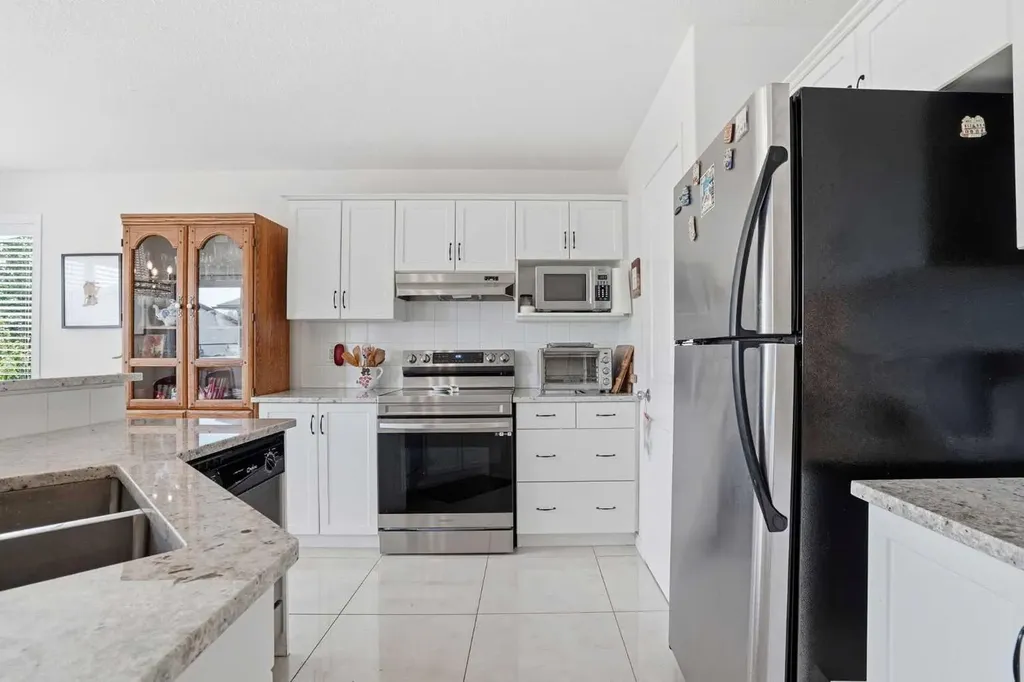 408 Lineham Acres Bay NW High River AB T1V 1T3