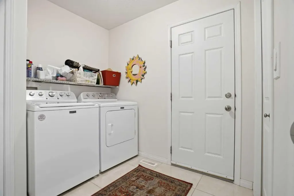 408 Lineham Acres Bay NW High River AB T1V 1T3