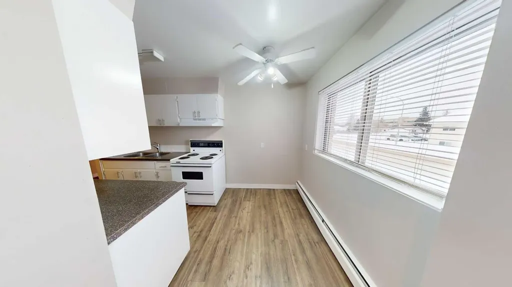 9932 105 Avenue Grande Prairie AB T8V1G9