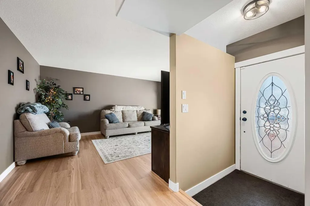 3307 61 Avenue Lloydminster AB T9V 2T7