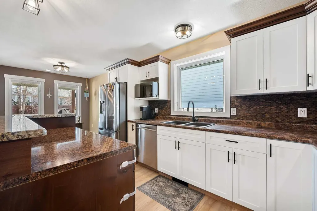 3307 61 Avenue Lloydminster AB T9V 2T7
