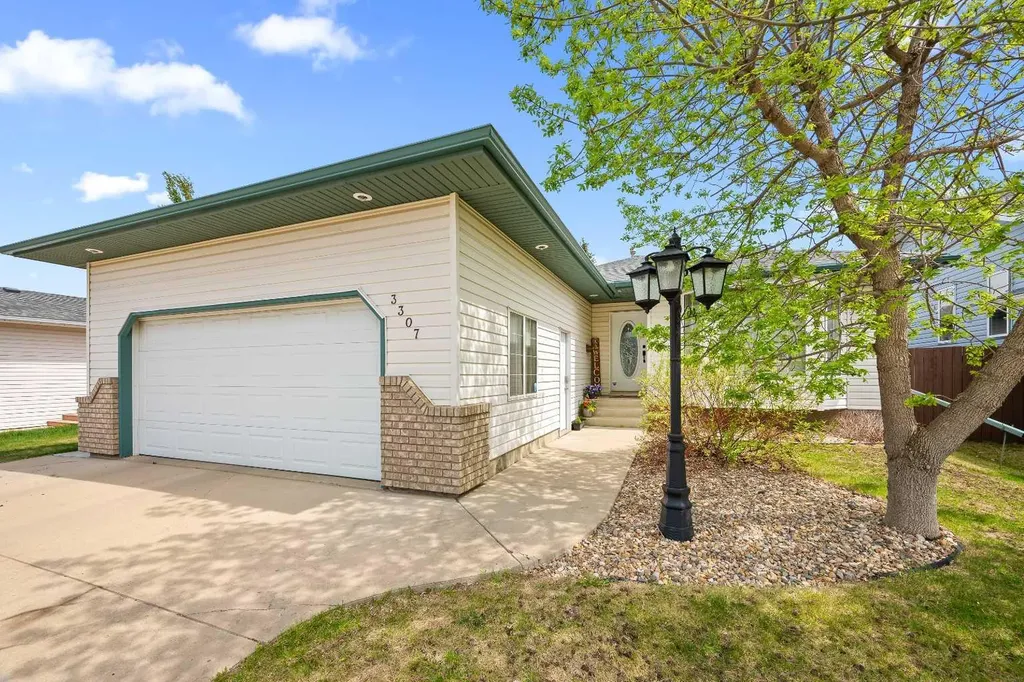 3307 61 Avenue Lloydminster AB T9V 2T7