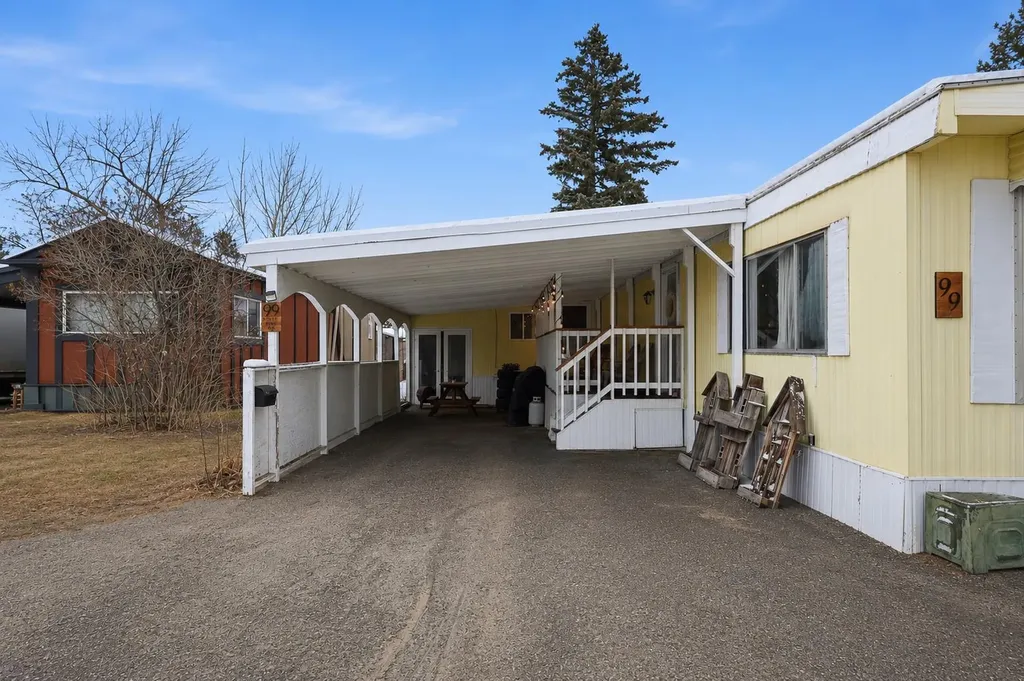 3223 83 Street NW Calgary AB T3B 5N1