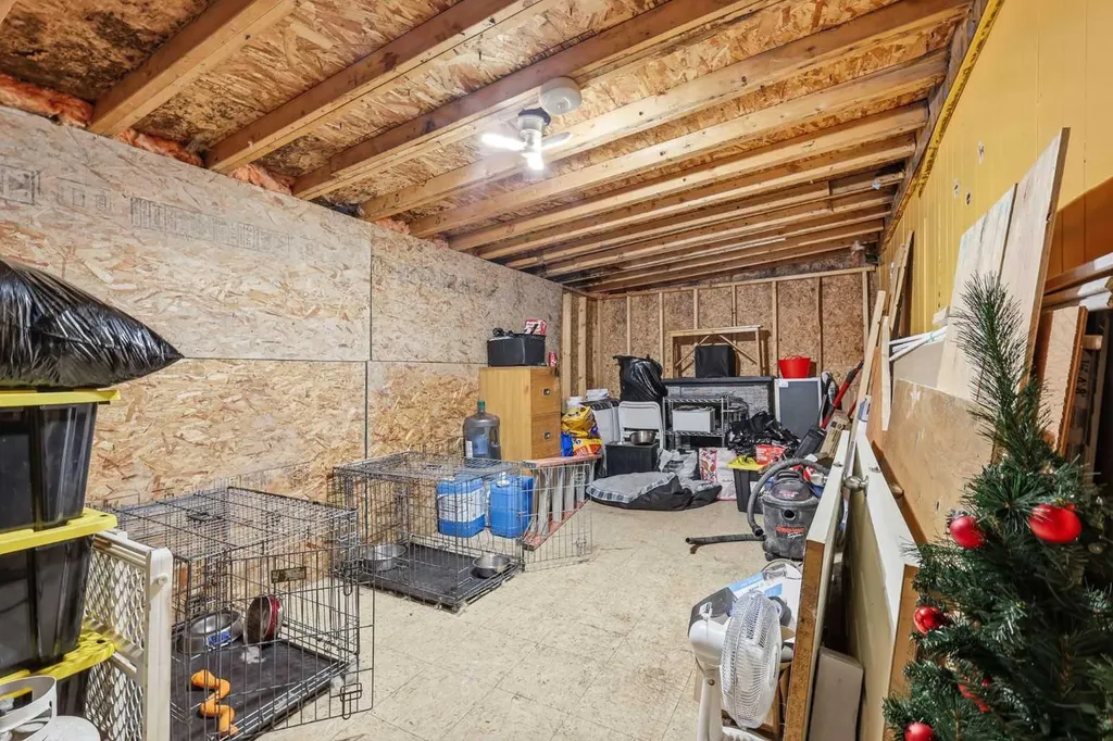 3223 83 Street NW Calgary AB T3B 5N1
