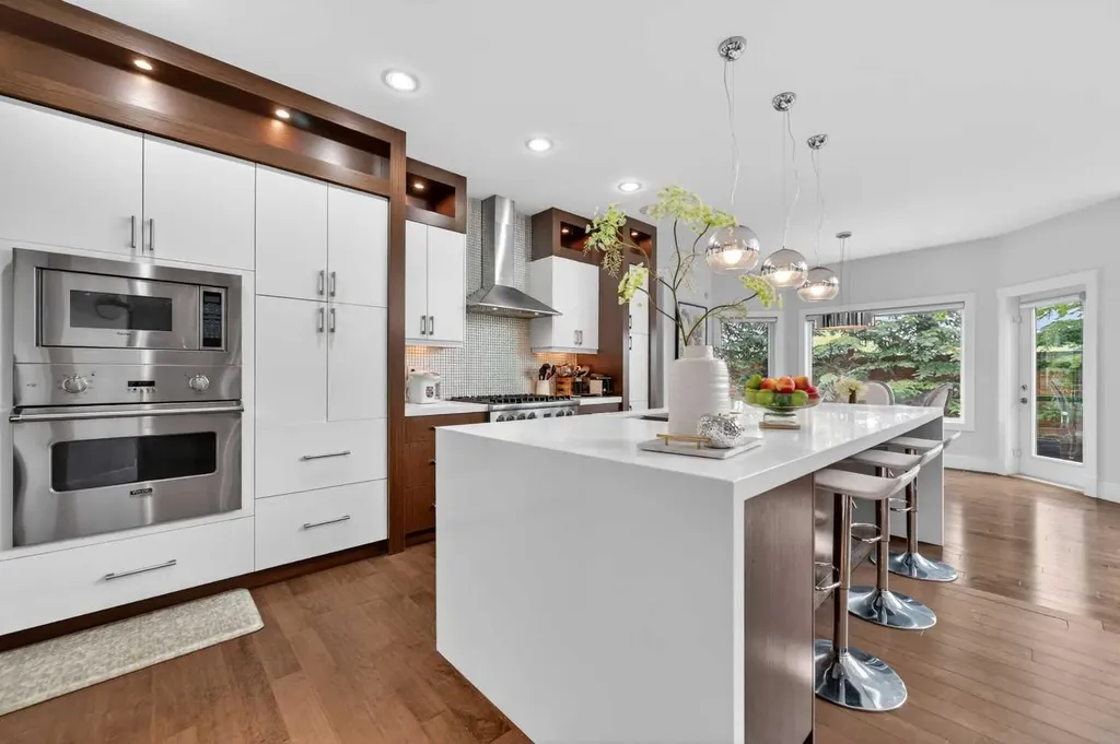 168 Posthill Drive SW Calgary AB T3H 0J1