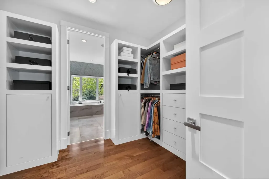 168 Posthill Drive SW Calgary AB T3H 0J1