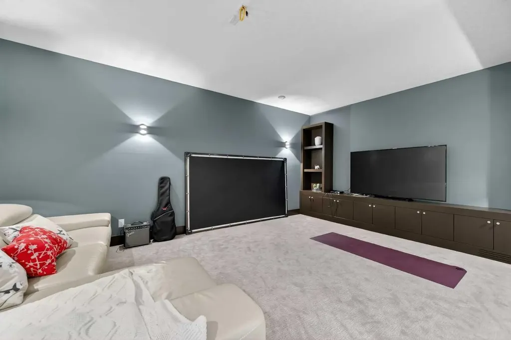 168 Posthill Drive SW Calgary AB T3H 0J1