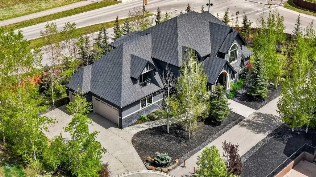 168 Posthill Drive SW Calgary AB T3H 0J1