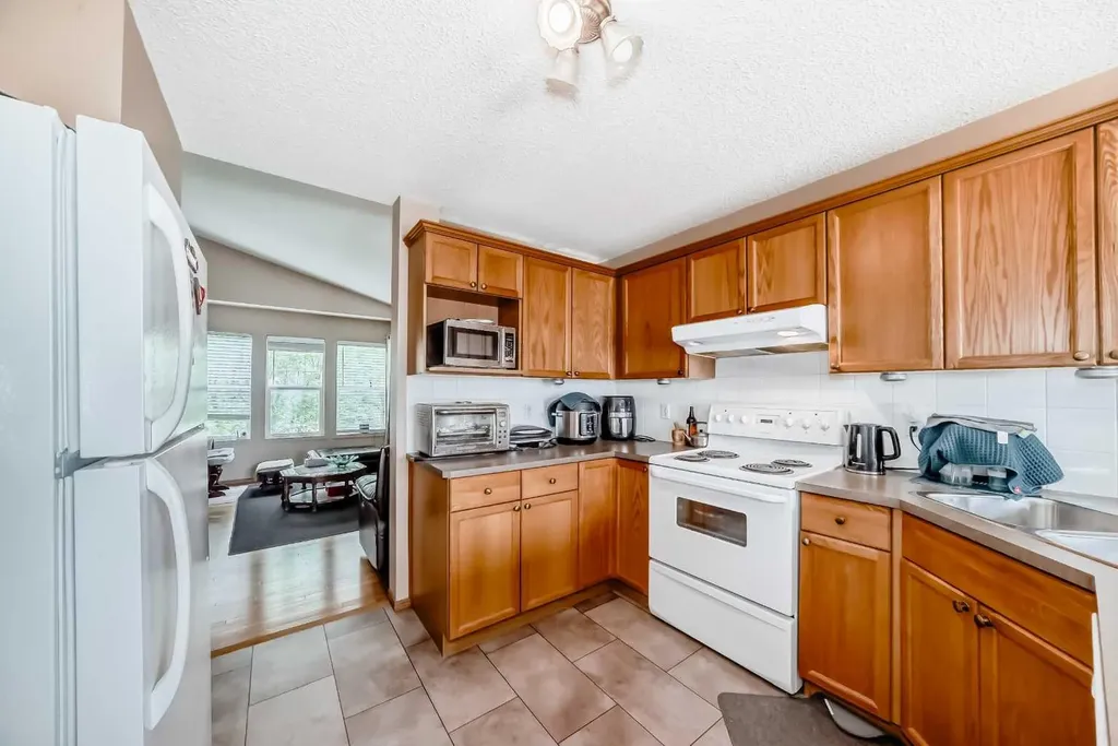 27 Covepark Drive NE Calgary AB T3K5T6